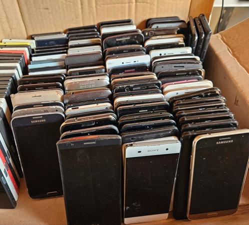 TE KOOP PARTIJ VAN 50 STUKS MIX TELEFOONS