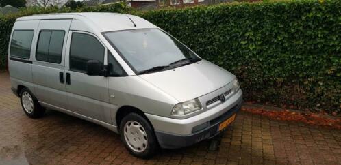 Te koop Peugeot Expert 2.0-16V benzine 8 pers airco trekhaak