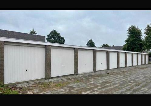 Te koop Rij van 5 garageboxen in Dokkum (verhuurd).