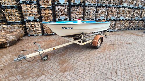 Te koop roeiboot compleet met trailer