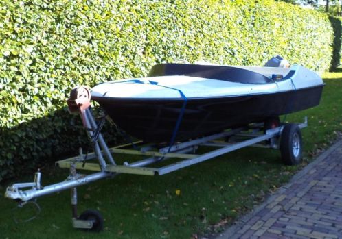 Te koop Speedboot met motor en trailer