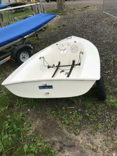 Te koop sportieve Zoom 8 zeilboot