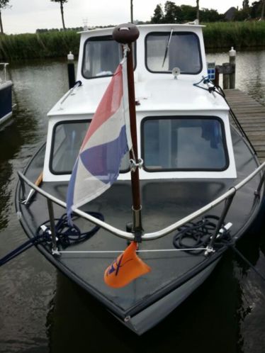 motorboot met kajuit te koop