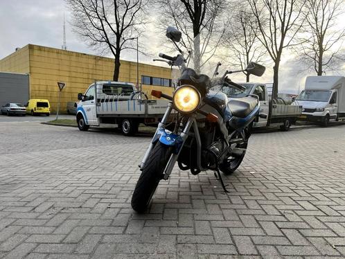 Te koop Suzuki GS500E uit 2001 met 40300 km op de teller.