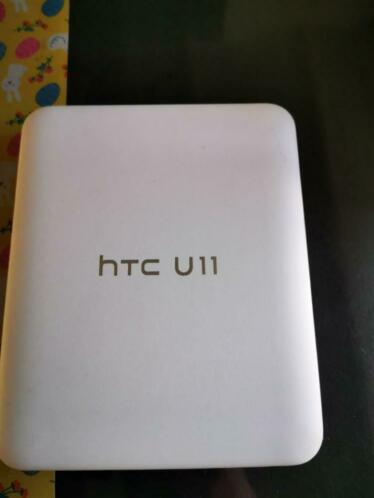 te koop wegens verlenging een htc u 11 