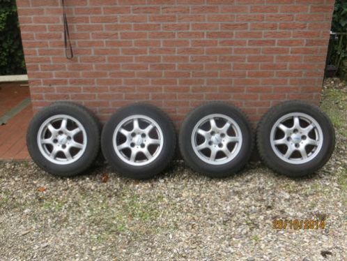 te koop winterbanden met velgen 4x114,3 banden 175 70 14 