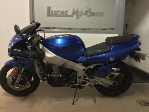 Te Koop zeer leuke ZXR750 met beetje schuifschade