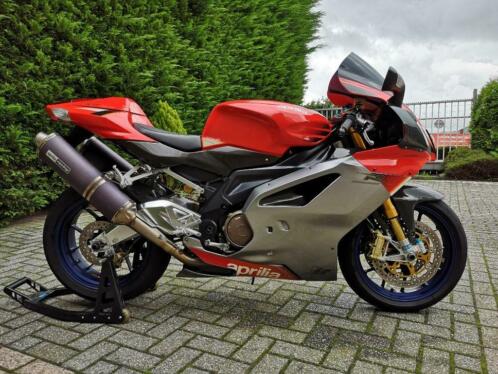 Te koop zeer mooie aprilia RSV Mille r factory