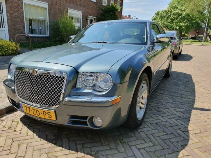 Te koop zeer mooie Chrysler 300C. 2e Eigenaar met NAP 