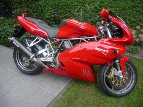 Te Koop zeer mooie DUCATI 900SS BJ 2003 KMST 31000
