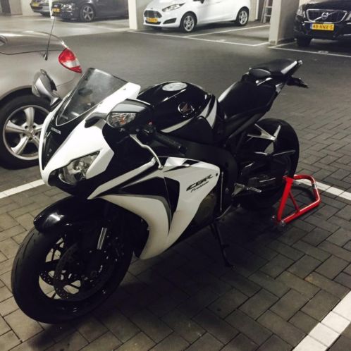 te koop zeer nette met lage km stand honda fireblade