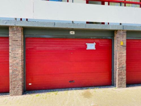 TE KOOP zeer ruime garagebox NO Utrecht (2 auto039s)
