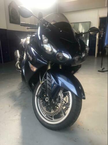 Te koop ZZR 1400 scotoiler mivv Carbon koffers 36000 km 2007