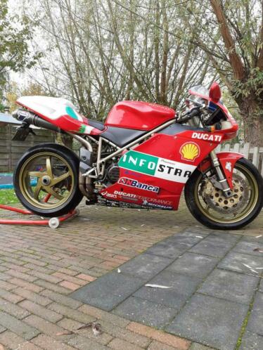 Te koop.mooie Ducati 748 s bouwjaar 1997