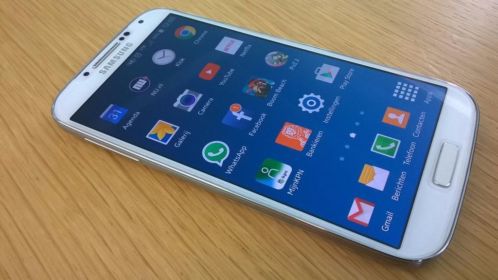  TE RUIL  Samsung Galaxy S4 16GB 2 jr Garantie  TomTom 
