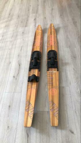 Tekoop waterskis zeer geschikt voor beginners