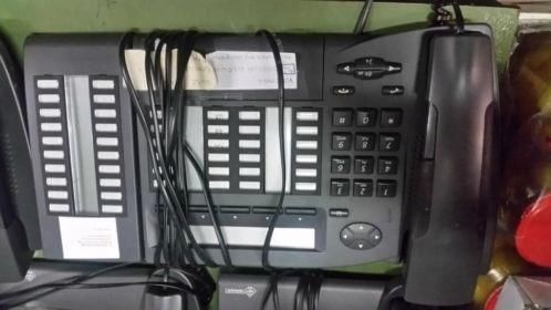 Telefoon set met 12 toestellen en 2x centrale merk kpn