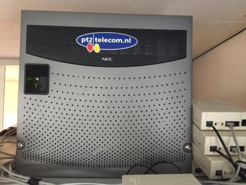 Telefooncentrale met 18 telefoons