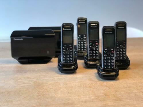 Telefooncentrale Panasonic KX-TGP500 met 5 handsets