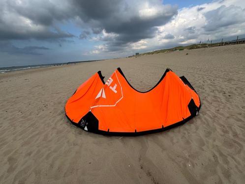 Ten Pinna 14 meter kite