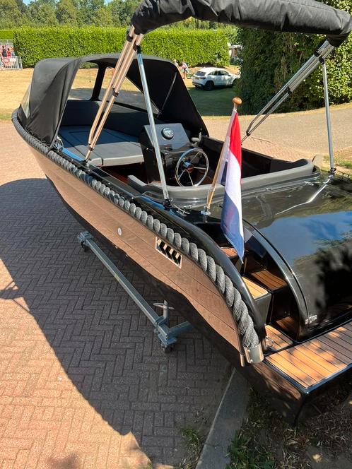 Tender de luxe  530Honda 20pktrailerluxe opties NIEUW