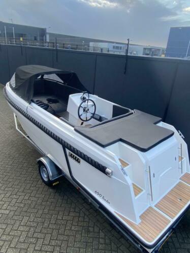 Tender sloep 690 4 familySuzuki 25pk 4tnieuwe pega trailer