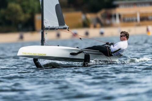 The Foiling Dinghy (compleet, nieuwwaarde set 19.000)