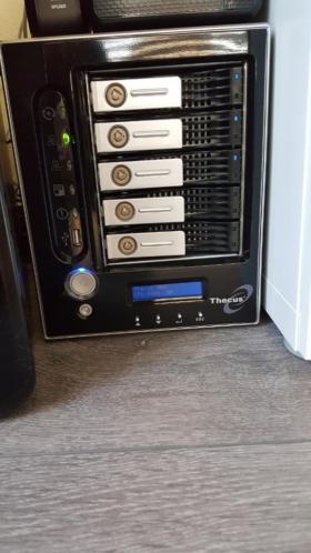 thecus 5200 pro 5-bay NAS server met of zonder Harde schijve