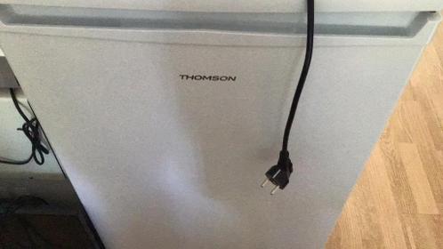 Thomson koelkast met vriezer in goede staat .