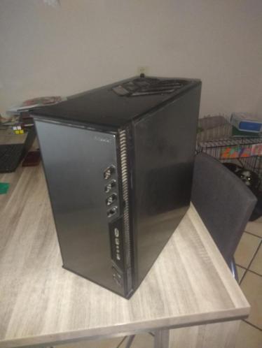 Thuisserver 30TB (5 x WD-RED 6TB), 120GB SSD, i3-4370 amp 8GB 