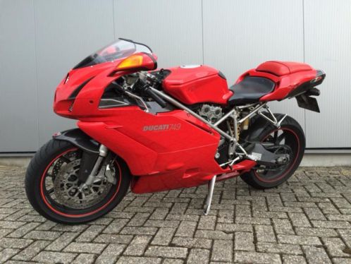 Tijdloze Ducati 749 met Bos dempers amp veel carbon onderdelen