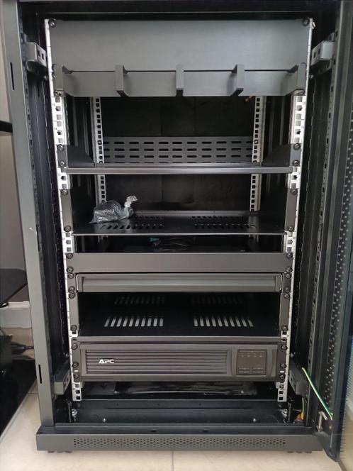 TK Serverkast met UPS en toebehoren