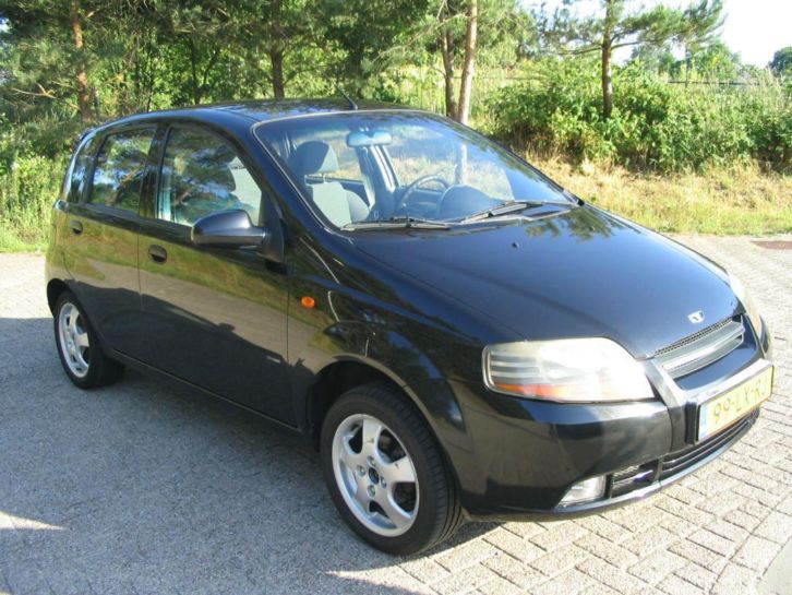 T.K. zeer mooie Daewoo Kalos bouwjaar 2003 142500 km.