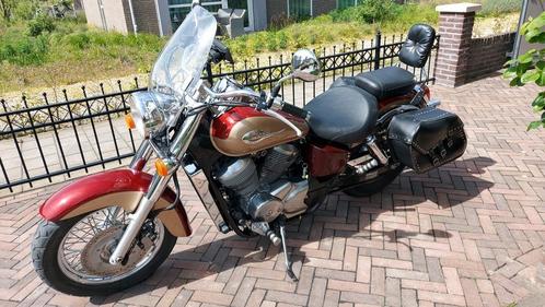 T.K.Honda Shadow ACE. bijzonder mooie motor.