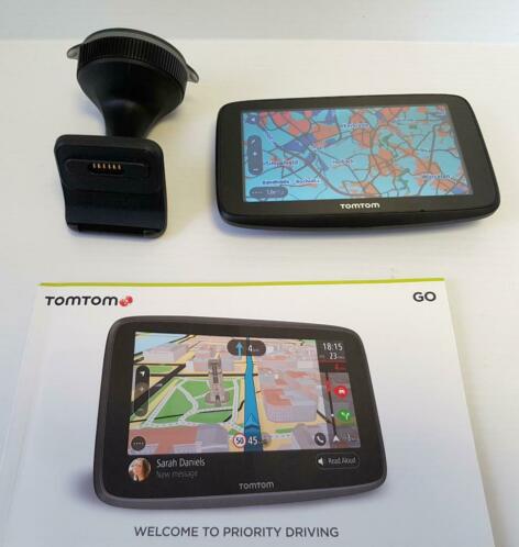 TomTom 520 Wifi hele wereld kaarten , verkeers info en flits