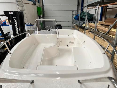 Topcraft sloep 7 personenen kanteltrailer en Mercury 40 pk