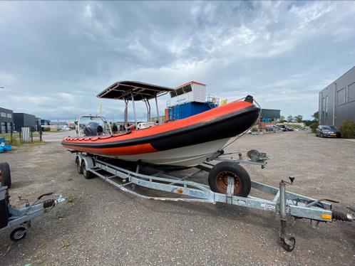 Tornado 8.50 met yamaha F 300