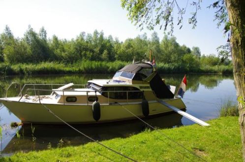 Torwin 800 kajuit boot, Ligplaats in overleg te lage zwaluwe