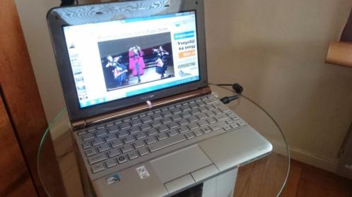 TOSHIBA NB 200,Windows7,Zeer netjes