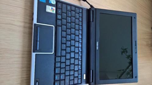 Toshiba Netbook NB100 - 10Y