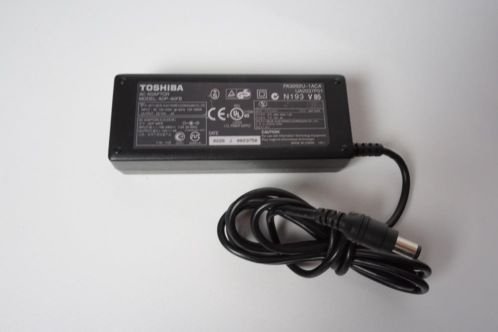 Toshiba oplader  adapter ADP-60FB 15V  4A 