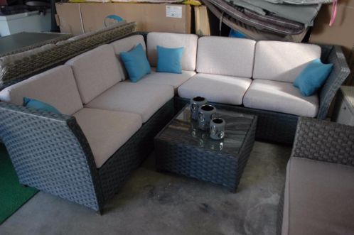 Totale uitverkoop Tuinmeubelen lounge hoekbank 650,00