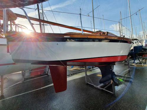 Tourzeilboot met goede zeileigenschappen