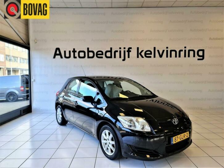 Toyota Auris 1.4-16V Terra