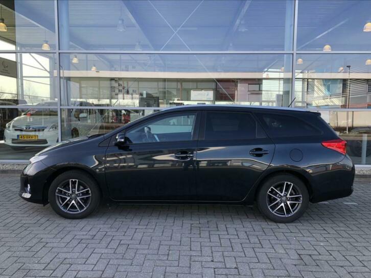 Toyota Auris 1.6 Vvt-i Touring Sports 2014 Grijs trekhaak