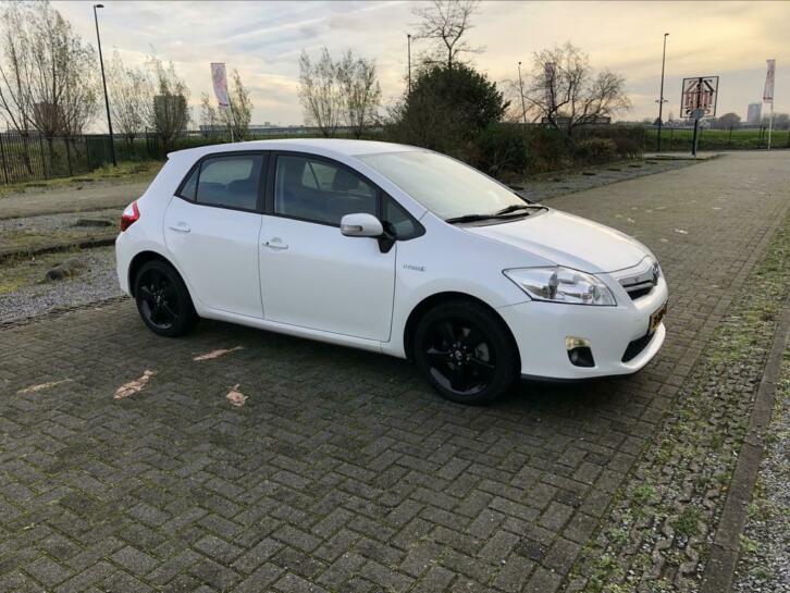 Toyota Auris 1.8 Full Hybrid 5DR CVT 2011 Wit