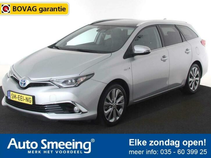 Toyota Auris Touring Sports 1.8 Hybrid Panoramadak Navigatie