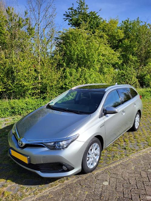 Toyota Auris TS 1.8 Hybrid  5DR CVT 2016 Grijs Panoramadak