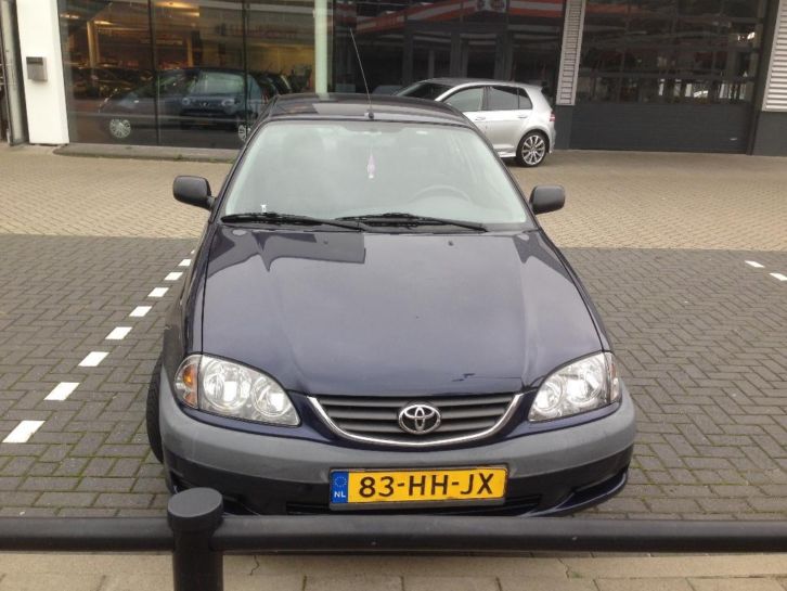 Toyota Avensis 1.6 Linea Terra E SDN 2001 Blauw