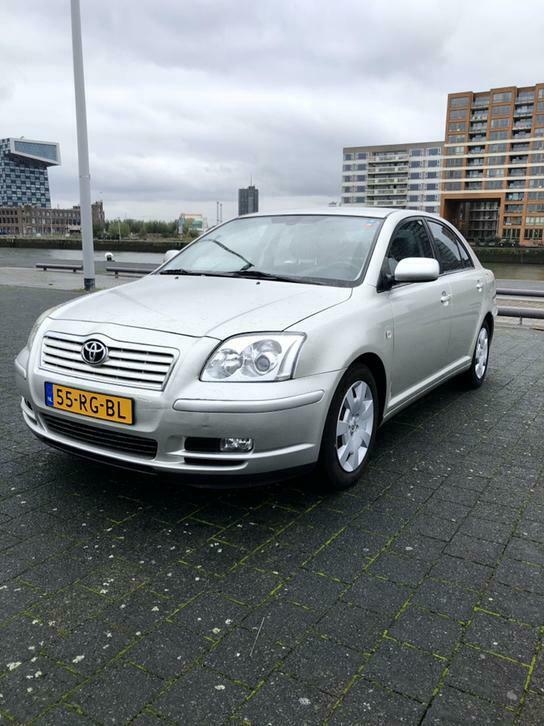 Toyota Avensis 1.8 16V Vvt-i LB Linea SOL 2005 Grijs